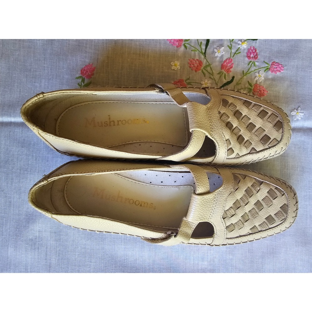 Mushrooms Womens Cream Leather Woven Loafers Flats Whipstitch Shoes 7M 84890